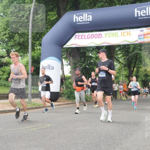 29.06.2025 - hella hamburg halbmarathon KatJ http://msf.ph/oto/8327717 29.06.2025 10:46:43 Zwischen KM18-KM19 1019, 1544, 2426, 2730, 3780, 6087, 6327 meine-sportfotos.de