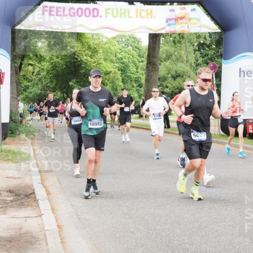 29.06.2025 - hella hamburg halbmarathon MichiJ http://msf.ph/oto/8327729 29.06.2025 10:37:54 Zwischen KM18-KM19 1119, 6027, 6125, 7052, 7269, 8572, 10691, 11339, 12016, 16285, 16666, 16800, 17282, 18960, 18982 meine-sportfotos.de