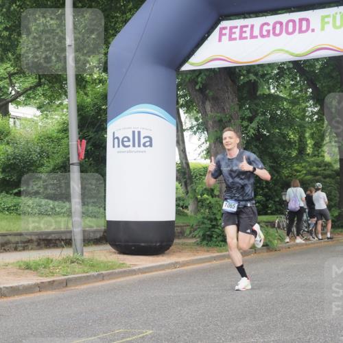 29.06.2025 - hella hamburg halbmarathon KatJ http://msf.ph/oto/8327804 29.06.2025 10:17:09 Zwischen KM18-KM19 1065 meine-sportfotos.de