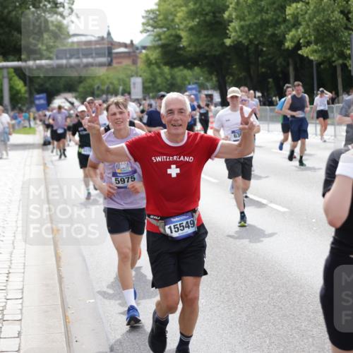 29.06.2025 - hella hamburg halbmarathon Jannik Wohlers http://msf.ph/oto/8327806 29.06.2025 10:39:58 Lombardsbrücke 1018, 1037, 2019, 2109, 2515, 2572, 2763, 3237, 3293, 3295, 3515, 3607, 3808, 3810, 4271, 4756, 5059, 5113, 5263, 5351, 5352, 5702, 5975, 6076, 6229, 6363, 6463, 6673, 6866, 6876, 6920, 7108, 7174, 7675, 7850, 8307, 8391, 9000, 9468, 10474, 10953, 11176, 11653, 11717, 11970, 11973, 12364, 12444, 12501, 12760, 12981, 13005, 13030, 13069, 13290, 13410, 13466, 13651, 14341, 14851, 15549, 15927, 16681, 16955, 17318, 18101, 18110, 18213, 18353, 18490, 18771, 18946 meine-sportfotos.de