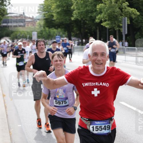 29.06.2025 - hella hamburg halbmarathon Jannik Wohlers http://msf.ph/oto/8327873 29.06.2025 10:39:59 Lombardsbrücke 1018, 1037, 2109, 2515, 2572, 2762, 2763, 3237, 3293, 3295, 3515, 3607, 3808, 3810, 4271, 4756, 5059, 5113, 5351, 5352, 5702, 5975, 6076, 6229, 6278, 6363, 6463, 6673, 6866, 6876, 6920, 7108, 7174, 7675, 7850, 8307, 8391, 9000, 9468, 10474, 10953, 11176, 11653, 11717, 11970, 11973, 12364, 12444, 12501, 12760, 12981, 13005, 13030, 13069, 13290, 13410, 13466, 13651, 14341, 14851, 15549, 15927, 15933, 16681, 16955, 17318, 18101, 18110, 18213, 18353, 18490, 18771, 18946 meine-sportfotos.de