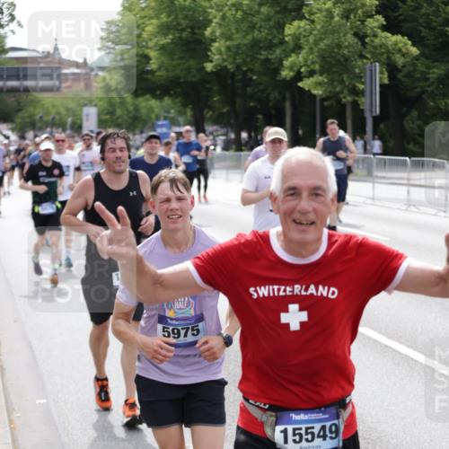 29.06.2025 - hella hamburg halbmarathon Jannik Wohlers http://msf.ph/oto/8327880 29.06.2025 10:39:59 Lombardsbrücke 1018, 1037, 2109, 2515, 2572, 2762, 2763, 3237, 3293, 3295, 3515, 3607, 3808, 3810, 4271, 4756, 5059, 5113, 5351, 5352, 5702, 5975, 6076, 6229, 6278, 6363, 6463, 6673, 6866, 6876, 6920, 7108, 7174, 7675, 7850, 8307, 8391, 9000, 9468, 10474, 10953, 11176, 11653, 11717, 11970, 11973, 12364, 12444, 12501, 12760, 12981, 13005, 13030, 13069, 13290, 13410, 13466, 13651, 14341, 14851, 15549, 15927, 15933, 16681, 16955, 17318, 18101, 18110, 18213, 18353, 18490, 18771, 18946 meine-sportfotos.de
