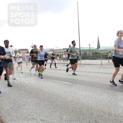 29.06.2025 - hella hamburg halbmarathon Lena Gebhardt http://msf.ph/oto/8327890 29.06.2025 10:47:26 Lombardsbrücke 4895, 13806, 12630, 6552, 17514, 8915, 1343, 1045, 1185, 1434, 1463, 1523, 1593, 1607, 1704, 1961, 2148, 2327, 2407, 2537, 2555, 2556, 2665, 2704, 2790, 2882, 2994, 3339, 4037, 4184, 4239, 4325, 4423, 4483, 4806, 4895, 4974, 4975, 5111, 5114, 5621, 5622, 5796, 5895, 6255, 6256, 6485, 6496, 6879, 6995, 7073, 7403, 7430, 7431, 7630, 7631, 7970, 8105, 8131, 8270, 8550, 8684, 8706, 8915, 8953, 8967, 9018, 9687, 10991, 11351, 11458, 11730, 11738, 11802, 12431 meine-sportfotos.de