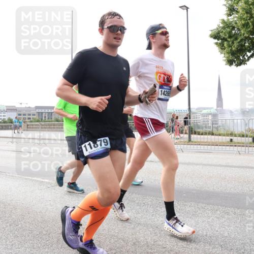 29.06.2025 - hella hamburg halbmarathon Lena Gebhardt http://msf.ph/oto/8327894 29.06.2025 10:23:34 Lombardsbrücke 11879, 2019, 14265, 1048, 1304, 1362, 1545, 2125, 2489, 2925, 4391, 4646, 4728, 4793, 5055, 5160, 5358, 5406, 6502, 6747, 6849, 7029, 7820, 8031, 8181, 8676, 8687, 8688, 8716, 8918, 8920, 9301, 9715, 9877, 10649, 10739, 11044, 11300, 11454, 11793, 11798, 11879, 12073, 12874, 13149, 14265, 14338, 14510, 14512, 14521, 14821, 15709, 15739, 15853, 16185, 16251, 16416, 16558, 17013, 17099, 17199, 17207, 17299, 17719 meine-sportfotos.de