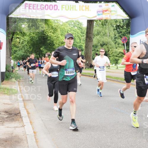 29.06.2025 - hella hamburg halbmarathon MichiJ http://msf.ph/oto/8327903 29.06.2025 10:37:55 Zwischen KM18-KM19 1119, 6027, 6125, 7052, 7269, 8572, 10691, 11339, 12016, 13758, 16285, 16666, 16800, 17221, 17282, 18960, 18982 meine-sportfotos.de