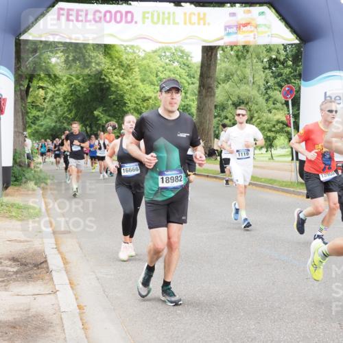 29.06.2025 - hella hamburg halbmarathon MichiJ http://msf.ph/oto/8327956 29.06.2025 10:37:55 Zwischen KM18-KM19 1119, 6027, 6125, 7052, 7269, 8572, 10691, 11339, 12016, 13758, 16285, 16666, 16800, 17221, 17282, 18960, 18982 meine-sportfotos.de