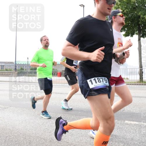 29.06.2025 - hella hamburg halbmarathon Lena Gebhardt http://msf.ph/oto/8327970 29.06.2025 10:23:34 Lombardsbrücke 14512, 11879, 2019, 1048, 1304, 1362, 1545, 2125, 2489, 2925, 4391, 4646, 4728, 4793, 5055, 5160, 5358, 5406, 6502, 6747, 6849, 7029, 7820, 8031, 8181, 8676, 8687, 8688, 8716, 8918, 8920, 9301, 9715, 9877, 10649, 10739, 11044, 11300, 11454, 11793, 11798, 11879, 12073, 12874, 13149, 14265, 14338, 14510, 14512, 14521, 14821, 15709, 15739, 15853, 16185, 16251, 16416, 16558, 17013, 17099, 17199, 17207, 17299, 17719 meine-sportfotos.de
