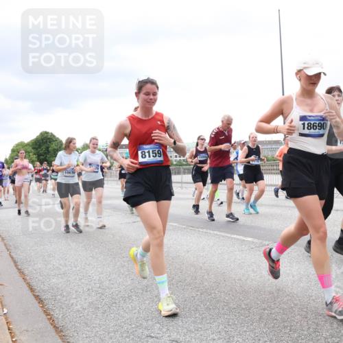 29.06.2025 - hella hamburg halbmarathon Lena Gebhardt http://msf.ph/oto/8327979 29.06.2025 10:57:55 Lombardsbrücke 10630, 8159, 15956, 18690, 1123, 1242, 1248, 1265, 1388, 1643, 2015, 2169, 2273, 2275, 2451, 2567, 2900, 3191, 3385, 3433, 3644, 3750, 3936, 3954, 4059, 4197, 4429, 4521, 4830, 5117, 5632, 5676, 5736, 5782, 6316, 6337, 6827, 6857, 6916, 7172, 7193, 7556, 7720, 7783, 7977, 7990, 8035, 8159, 8386, 8439, 8440, 8441, 8442, 8474, 8512, 8708, 8713, 8773, 8873, 8888, 9059, 9180, 9233, 9318, 9319, 9394, 9398, 9436, 9481, 9496, 9613, 9832 meine-sportfotos.de
