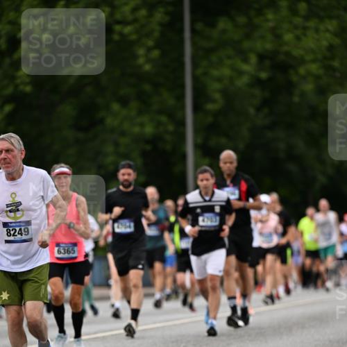 29.06.2025 - hella hamburg halbmarathon Dr. Thomas Lammeyer http://msf.ph/oto/8327984 29.06.2025 10:39:34 Kennedybrücke 1417, 1821, 1849, 2198, 2787, 3170, 3958, 4333, 4564, 4696, 4703, 4965, 5027, 5147, 5793, 6029, 6189, 6365, 6379, 6397, 6471, 6746, 6803, 6859, 7386, 7733, 8249, 8296, 9342, 9803, 10335, 10358, 10360, 10393, 10652, 11320, 11359 meine-sportfotos.de