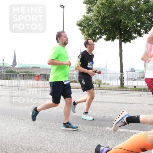 29.06.2025 - hella hamburg halbmarathon Lena Gebhardt http://msf.ph/oto/8328000 29.06.2025 10:23:35 Lombardsbrücke 14310, 14512, 1187, 1048, 1304, 1362, 1545, 2125, 2489, 2925, 4391, 4646, 4728, 4793, 4990, 5055, 5160, 5358, 5406, 6502, 6747, 6849, 7029, 7820, 8031, 8181, 8676, 8687, 8688, 8716, 8918, 8920, 9301, 9715, 9877, 10649, 10739, 11044, 11300, 11454, 11793, 11798, 11879, 12073, 12874, 13149, 14265, 14338, 14510, 14512, 14521, 14821, 15709, 15739, 15853, 16185, 16251, 16416, 16558, 17013, 17099, 17199, 17207, 17299, 17719 meine-sportfotos.de