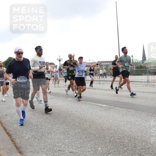 29.06.2025 - hella hamburg halbmarathon Lena Gebhardt http://msf.ph/oto/8328019 29.06.2025 10:47:27 Lombardsbrücke 13806, 12630, 16552, 175140, 8915, 4325, 1045, 1185, 1434, 1463, 1523, 1593, 1607, 1704, 1961, 2148, 2327, 2407, 2537, 2555, 2665, 2704, 2790, 2882, 2994, 3339, 4037, 4184, 4239, 4325, 4423, 4483, 4806, 4895, 4974, 4975, 5111, 5114, 5621, 5622, 5895, 6255, 6256, 6485, 6496, 6879, 6995, 7073, 7403, 7430, 7431, 7630, 7631, 7970, 8105, 8131, 8270, 8550, 8706, 8915, 8953, 8967, 9018, 9687, 10991, 11351, 11458, 11730, 11738, 11802, 12431 meine-sportfotos.de