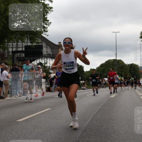 29.06.2025 - hella hamburg halbmarathon Yannick Fuchs http://msf.ph/oto/8328041 29.06.2025 10:51:35 20KM 1200, 1239, 1563, 2025, 2236, 2606, 2652, 2759, 2806, 2883, 3093, 3141, 3575, 4261, 4579, 5015, 5134, 5391, 5457, 5458, 6281, 6302, 6531, 6720, 6892, 7159, 7833, 9450, 10383, 10408, 10599, 12144, 12509, 12773, 12774, 13376, 13465, 13664, 14737, 15090, 15189, 15229, 15349, 15664, 16418, 16517, 17455, 17543, 17758, 18508 meine-sportfotos.de