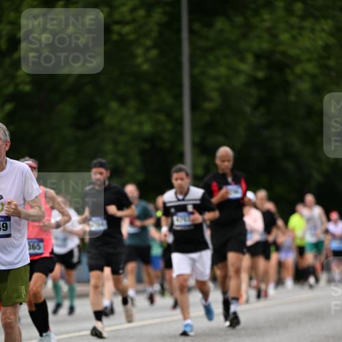 29.06.2025 - hella hamburg halbmarathon Dr. Thomas Lammeyer http://msf.ph/oto/8328087 29.06.2025 10:39:34 Kennedybrücke 1417, 1821, 1849, 2198, 2787, 3170, 3958, 4333, 4564, 4696, 4703, 4965, 5027, 5147, 5793, 6029, 6189, 6365, 6379, 6397, 6471, 6746, 6803, 6859, 7386, 7733, 8249, 8296, 9342, 9803, 10335, 10358, 10360, 10393, 10652, 11320, 11359 meine-sportfotos.de