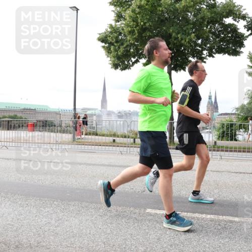 29.06.2025 - hella hamburg halbmarathon Lena Gebhardt http://msf.ph/oto/8328093 29.06.2025 10:23:35 Lombardsbrücke 1048, 1304, 1362, 1545, 2125, 2489, 2925, 4391, 4646, 4728, 4793, 4990, 5055, 5160, 5358, 5406, 6502, 6747, 6849, 7029, 7820, 8031, 8181, 8676, 8687, 8688, 8716, 8918, 8920, 9301, 9715, 9877, 10649, 10739, 11044, 11300, 11454, 11793, 11798, 11879, 12073, 12874, 13149, 14265, 14338, 14510, 14512, 14521, 14821, 15709, 15739, 15853, 16185, 16251, 16416, 16558, 17013, 17099, 17199, 17207, 17299, 17719 meine-sportfotos.de