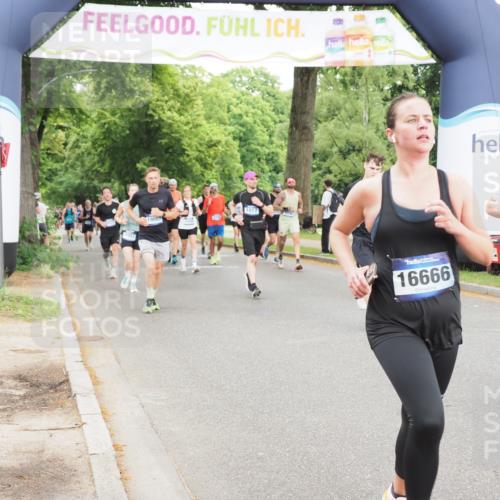 29.06.2025 - hella hamburg halbmarathon MichiJ http://msf.ph/oto/8328173 29.06.2025 10:37:56 Zwischen KM18-KM19 1119, 6027, 6125, 7052, 7269, 8572, 10691, 12016, 13758, 16285, 16666, 16800, 17221, 18960, 18982 meine-sportfotos.de