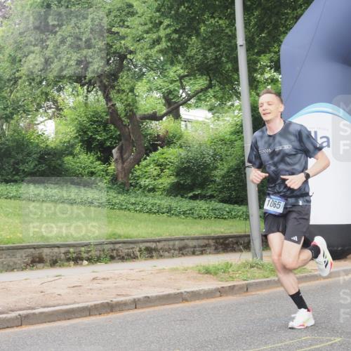 29.06.2025 - hella hamburg halbmarathon KatJ http://msf.ph/oto/8328185 29.06.2025 10:17:09 Zwischen KM18-KM19 1065 meine-sportfotos.de