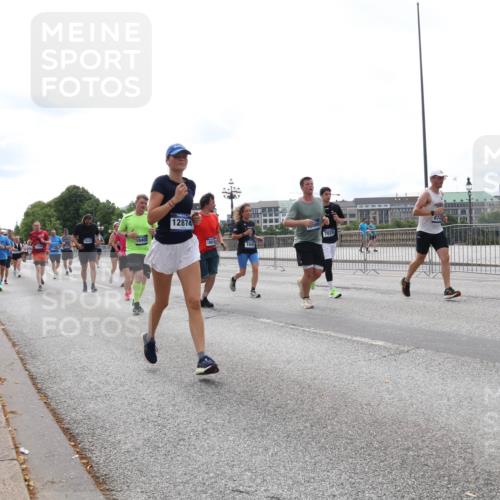 29.06.2025 - hella hamburg halbmarathon Lena Gebhardt http://msf.ph/oto/8328201 29.06.2025 10:23:37 Lombardsbrücke 18402, 12874, 1881, 1048, 089, 7029, 1048, 1304, 1362, 1545, 2125, 2489, 2925, 4122, 4391, 4646, 4728, 4793, 4990, 5055, 5160, 5358, 5406, 6502, 6747, 7029, 7820, 8031, 8149, 8181, 8676, 8687, 8688, 8716, 8918, 8920, 9301, 9603, 9715, 9877, 10649, 10739, 11044, 11300, 11454, 11793, 11798, 11879, 12073, 12874, 13149, 14265, 14338, 14510, 14512, 14521, 14821, 15709, 15739, 15853, 16185, 16251, 16416, 16558, 17013, 17099, 17199, 17207, 17299, 17719 meine-sportfotos.de