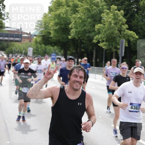 29.06.2025 - hella hamburg halbmarathon Jannik Wohlers http://msf.ph/oto/8328320 29.06.2025 10:40:01 Lombardsbrücke 1018, 1037, 2109, 2515, 2572, 2762, 2763, 3237, 3293, 3295, 3810, 4271, 4756, 4906, 5059, 5113, 5351, 5352, 5702, 5975, 6076, 6229, 6278, 6280, 6363, 6463, 6673, 6866, 6876, 7108, 7174, 7675, 7850, 8307, 8378, 8391, 8739, 9000, 9468, 10474, 11176, 11653, 11970, 11973, 12364, 12444, 12501, 12760, 12981, 13030, 13290, 13410, 13466, 13651, 14341, 14851, 15549, 15927, 15933, 16085, 16681, 16955, 17318, 17959, 18101, 18110, 18213, 18353, 18490, 18771, 18946 meine-sportfotos.de