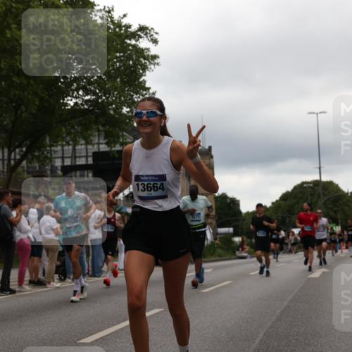29.06.2025 - hella hamburg halbmarathon Yannick Fuchs http://msf.ph/oto/8328322 29.06.2025 10:51:36 20KM 1200, 1239, 1563, 2025, 2236, 2606, 2652, 2759, 2806, 2883, 3093, 3141, 3575, 4261, 4426, 4579, 5015, 5134, 5391, 5457, 5458, 6281, 6302, 6531, 6720, 6892, 7159, 7833, 9450, 10383, 10408, 10599, 12144, 12509, 12773, 13376, 13465, 13664, 15090, 15189, 15229, 15349, 15664, 16418, 16517, 17455, 17543, 17758, 18508 meine-sportfotos.de