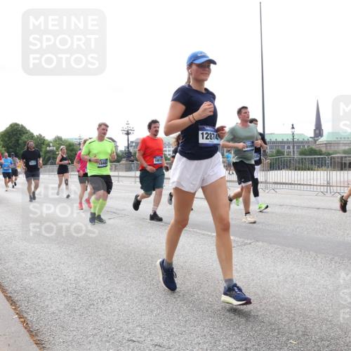 29.06.2025 - hella hamburg halbmarathon Lena Gebhardt http://msf.ph/oto/8328335 29.06.2025 10:23:38 Lombardsbrücke 18402, 18818, 12874, 8089, 1048, 1304, 1362, 1545, 2125, 2489, 2925, 4122, 4391, 4646, 4728, 4793, 4990, 5055, 5160, 5358, 5406, 6502, 6747, 7029, 7820, 8031, 8149, 8181, 8676, 8687, 8688, 8716, 8918, 8920, 9301, 9603, 9715, 9877, 10649, 10739, 11044, 11300, 11454, 11793, 11798, 11879, 12073, 12874, 13149, 14265, 14338, 14510, 14512, 14521, 14821, 15709, 15739, 15853, 16185, 16251, 16416, 16558, 17013, 17099, 17199, 17207, 17299, 17719 meine-sportfotos.de