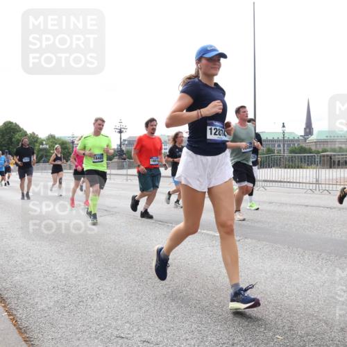 29.06.2025 - hella hamburg halbmarathon Lena Gebhardt http://msf.ph/oto/8328353 29.06.2025 10:23:38 Lombardsbrücke 18402, 18818, 12874, 89, 129, 1048, 1304, 1362, 1545, 2125, 2489, 2925, 4122, 4391, 4646, 4728, 4793, 4990, 5055, 5160, 5358, 5406, 6502, 6747, 7029, 7820, 8031, 8149, 8181, 8676, 8687, 8688, 8716, 8918, 8920, 9301, 9603, 9715, 9877, 10649, 10739, 11044, 11300, 11454, 11793, 11798, 11879, 12073, 12874, 13149, 14265, 14338, 14510, 14512, 14521, 14821, 15709, 15739, 15853, 16185, 16251, 16416, 16558, 17013, 17099, 17199, 17207, 17299, 17719 meine-sportfotos.de