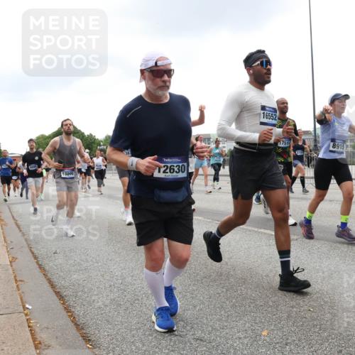 29.06.2025 - hella hamburg halbmarathon Lena Gebhardt http://msf.ph/oto/8328408 29.06.2025 10:47:27 Lombardsbrücke 13806, 2630, 16552, 17514, 8158, 8915, 1045, 1185, 1434, 1463, 1523, 1593, 1607, 1704, 1961, 2148, 2327, 2407, 2537, 2555, 2665, 2704, 2790, 2882, 2994, 3339, 4037, 4184, 4239, 4325, 4423, 4483, 4806, 4895, 4974, 4975, 5111, 5114, 5621, 5622, 5895, 6255, 6256, 6485, 6496, 6879, 6995, 7073, 7403, 7430, 7431, 7630, 7631, 7970, 8105, 8131, 8270, 8550, 8706, 8915, 8953, 8967, 9018, 9687, 10991, 11351, 11458, 11730, 11738, 11802, 12431 meine-sportfotos.de