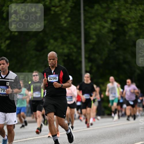 29.06.2025 - hella hamburg halbmarathon Dr. Thomas Lammeyer http://msf.ph/oto/8328452 29.06.2025 10:39:37 Kennedybrücke 1821, 1849, 2198, 2787, 3170, 3828, 3958, 4333, 4564, 4696, 4703, 4965, 5027, 5147, 5793, 6029, 6189, 6365, 6379, 6397, 6471, 6746, 6867, 7386, 7733, 8249, 8296, 8567, 9342, 9803, 9819, 10358, 10360, 10393, 10565, 10652, 11320, 11359 meine-sportfotos.de