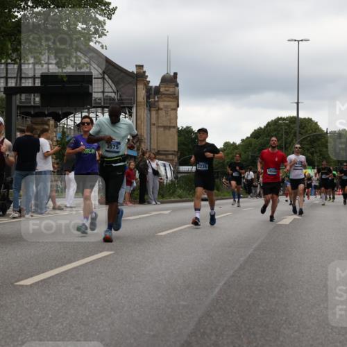 29.06.2025 - hella hamburg halbmarathon Yannick Fuchs http://msf.ph/oto/8328538 29.06.2025 10:51:37 20KM 1200, 1239, 1563, 1611, 2025, 2236, 2606, 2652, 2759, 2806, 2883, 3093, 3141, 3575, 4261, 4426, 4467, 4579, 5015, 5134, 5391, 5457, 5458, 6281, 6302, 6531, 6892, 7159, 7833, 9450, 10383, 10408, 10599, 12144, 12509, 12773, 13465, 13664, 15090, 15189, 15229, 15349, 16418, 16517, 17455, 17543, 17758, 18508 meine-sportfotos.de