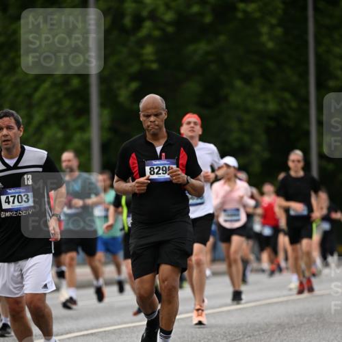 29.06.2025 - hella hamburg halbmarathon Dr. Thomas Lammeyer http://msf.ph/oto/8328580 29.06.2025 10:39:38 Kennedybrücke 1821, 1849, 2198, 2787, 3170, 3828, 3958, 4333, 4564, 4696, 4703, 4965, 5027, 5147, 5793, 6029, 6189, 6365, 6379, 6397, 6471, 6746, 6867, 7386, 7733, 8249, 8296, 8567, 9342, 9803, 9819, 10358, 10360, 10393, 10565, 10652, 11320, 11359 meine-sportfotos.de
