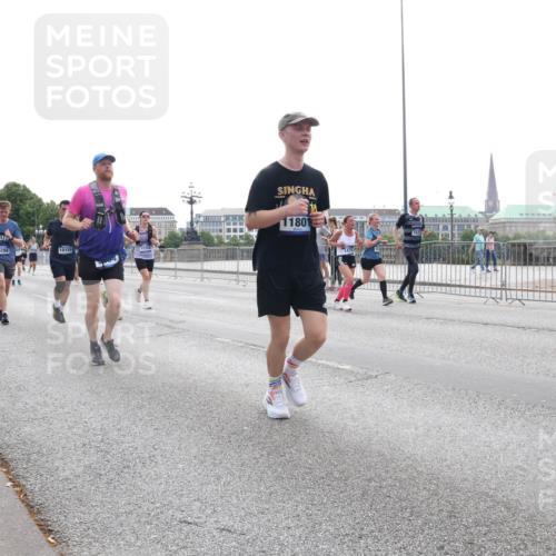 29.06.2025 - hella hamburg halbmarathon Lena Gebhardt http://msf.ph/oto/8328609 29.06.2025 10:37:49 Lombardsbrücke 732, 9288, 10159, 1180, 1475, 1337, 1475, 1578, 1799, 1901, 1985, 2199, 2486, 2640, 2786, 2853, 3230, 3246, 3633, 3880, 4921, 5139, 5171, 5186, 5522, 5713, 5790, 5875, 6199, 6243, 6362, 6697, 6821, 6955, 7085, 7118, 7124, 7235, 7244, 7321, 7350, 7544, 7629, 7696, 7777, 7823, 8843, 8985, 9247, 9288, 9524, 9895, 10159, 10506, 10836, 11087, 11543, 12123, 12254, 12472, 12824, 16680, 17798 meine-sportfotos.de