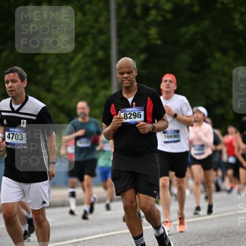 29.06.2025 - hella hamburg halbmarathon Dr. Thomas Lammeyer http://msf.ph/oto/8328612 29.06.2025 10:39:39 Kennedybrücke 1821, 1849, 2198, 2787, 3170, 3828, 3958, 4333, 4564, 4696, 4703, 4965, 5147, 6029, 6189, 6365, 6379, 6397, 6471, 6867, 7386, 7733, 8249, 8296, 8567, 9342, 9803, 9819, 10358, 10360, 10393, 10565, 10652, 11320, 11359 meine-sportfotos.de
