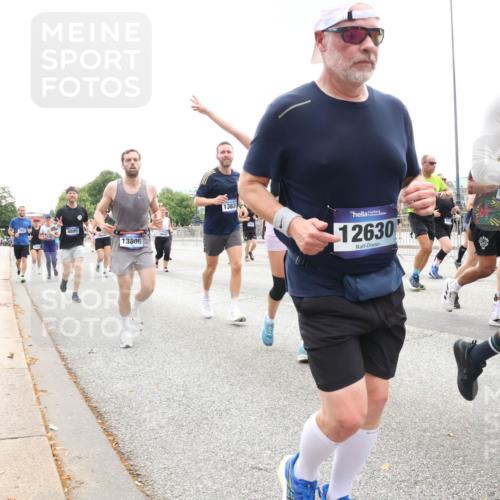 29.06.2025 - hella hamburg halbmarathon Lena Gebhardt http://msf.ph/oto/8328617 29.06.2025 10:47:28 Lombardsbrücke 4895, 13806, 1383, 12630, 17514, 16552, 89, 1045, 1185, 1434, 1463, 1523, 1593, 1607, 1704, 1961, 2148, 2327, 2407, 2537, 2555, 2665, 2704, 2790, 2882, 2994, 3339, 4037, 4184, 4239, 4325, 4423, 4483, 4806, 4895, 4974, 4975, 5621, 5622, 5895, 6255, 6256, 6485, 6496, 6879, 6995, 7073, 7403, 7430, 7431, 7630, 7631, 7970, 8105, 8131, 8270, 8550, 8706, 8915, 8953, 8967, 9018, 9687, 10991, 11351, 11458, 11730, 11738, 11802, 12431 meine-sportfotos.de