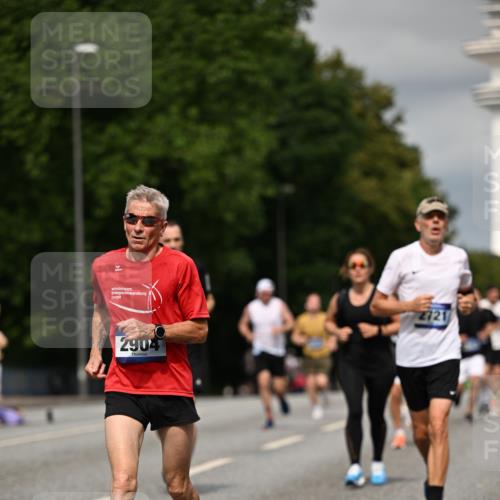 29.06.2025 - hella hamburg halbmarathon Dr. Thomas Lammeyer http://msf.ph/oto/8328708 29.06.2025 10:17:38 Kennedybrücke 1194, 1939, 2055, 2359, 2721, 2891, 2904, 2961, 2987, 3729, 4001, 4032, 4795, 4950, 5232, 5631, 6026, 6207, 7460, 7462, 7913, 8673, 8913, 9128, 9612, 9631, 9886, 10442, 10443 meine-sportfotos.de