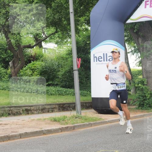 29.06.2025 - hella hamburg halbmarathon KatJ http://msf.ph/oto/8328808 29.06.2025 10:17:12 Zwischen KM18-KM19 1065, 5344 meine-sportfotos.de