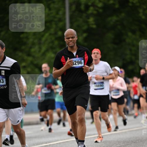 29.06.2025 - hella hamburg halbmarathon Dr. Thomas Lammeyer http://msf.ph/oto/8328813 29.06.2025 10:39:39 Kennedybrücke 1821, 1849, 2198, 2787, 3170, 3828, 3958, 4333, 4564, 4696, 4703, 4965, 5147, 6029, 6189, 6365, 6379, 6397, 6471, 6867, 7386, 7733, 8249, 8296, 8567, 9342, 9803, 9819, 10358, 10360, 10393, 10565, 10652, 11320, 11359 meine-sportfotos.de