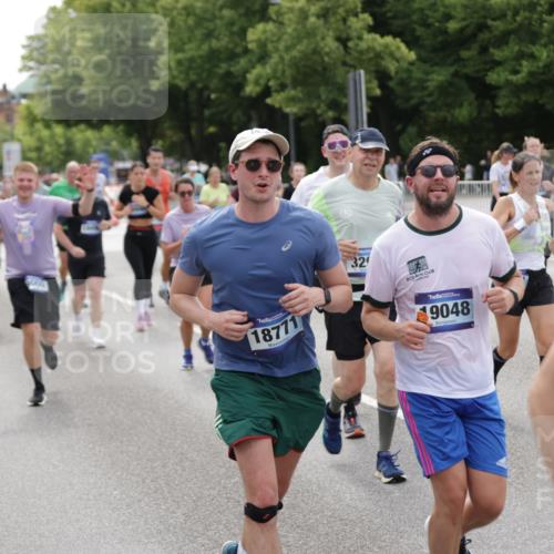 29.06.2025 - hella hamburg halbmarathon Jannik Wohlers http://msf.ph/oto/8328816 29.06.2025 10:40:06 Lombardsbrücke 2042, 2762, 2763, 3293, 3295, 3810, 4411, 4906, 5059, 5702, 5975, 6076, 6229, 6278, 6280, 6363, 6463, 7108, 7956, 8307, 8378, 8391, 8739, 9000, 9468, 10166, 10920, 11176, 11513, 11514, 11970, 11973, 12364, 12981, 13030, 13145, 13466, 14341, 14851, 15549, 15927, 15933, 16085, 16681, 16955, 17318, 17959, 18101, 18110, 18213, 18353, 18490, 18771, 18946, 19168 meine-sportfotos.de