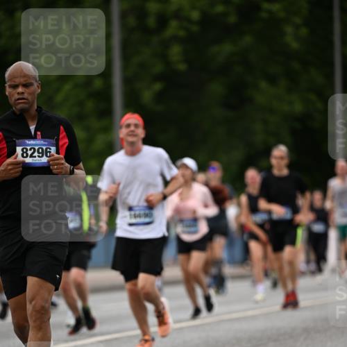 29.06.2025 - hella hamburg halbmarathon Dr. Thomas Lammeyer http://msf.ph/oto/8328897 29.06.2025 10:39:40 Kennedybrücke 1821, 2198, 2787, 3170, 3828, 3958, 4333, 4564, 4696, 4703, 4965, 5147, 6029, 6189, 6365, 6379, 6397, 6471, 6867, 7386, 8249, 8296, 8567, 9342, 9470, 9803, 9819, 10358, 10360, 10393, 10565, 10652, 11320, 11359 meine-sportfotos.de
