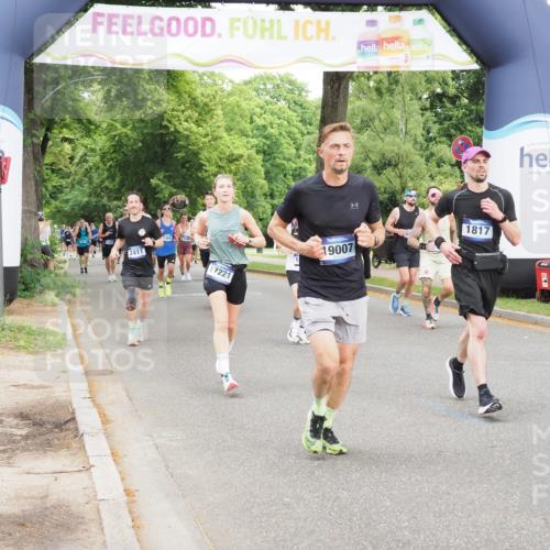 29.06.2025 - hella hamburg halbmarathon MichiJ http://msf.ph/oto/8328900 29.06.2025 10:37:59 Zwischen KM18-KM19 1119, 1817, 4346, 5087, 5336, 6027, 6125, 10691, 12016, 12545, 13051, 13758, 16285, 16666, 16800, 17221, 18960, 18982, 19007 meine-sportfotos.de