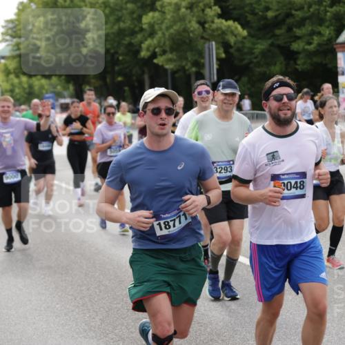 29.06.2025 - hella hamburg halbmarathon Jannik Wohlers http://msf.ph/oto/8328961 29.06.2025 10:40:06 Lombardsbrücke 2042, 2762, 2763, 3293, 3295, 3810, 4411, 4906, 5059, 5702, 5975, 6076, 6229, 6278, 6280, 6363, 6463, 7108, 7956, 8307, 8378, 8391, 8739, 9000, 9468, 10166, 10920, 11176, 11513, 11514, 11970, 11973, 12364, 12981, 13030, 13145, 13466, 14341, 14851, 15549, 15927, 15933, 16085, 16681, 16955, 17318, 17959, 18101, 18110, 18213, 18353, 18490, 18771, 18946, 19168 meine-sportfotos.de