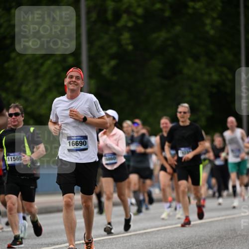 29.06.2025 - hella hamburg halbmarathon Dr. Thomas Lammeyer http://msf.ph/oto/8329010 29.06.2025 10:39:40 Kennedybrücke 1821, 2198, 2787, 3170, 3828, 3958, 4333, 4564, 4696, 4703, 4965, 5147, 6029, 6189, 6365, 6379, 6397, 6471, 6867, 7386, 8249, 8296, 8567, 9342, 9470, 9803, 9819, 10358, 10360, 10393, 10565, 10652, 11320, 11359 meine-sportfotos.de