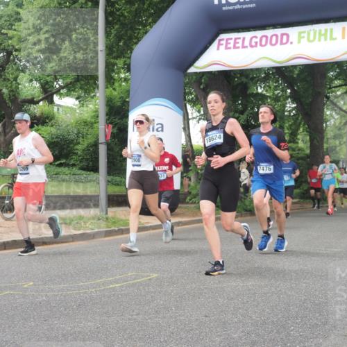29.06.2025 - hella hamburg halbmarathon KatJ http://msf.ph/oto/8329011 29.06.2025 10:46:52 Zwischen KM18-KM19 7476, 8481, 8531 meine-sportfotos.de