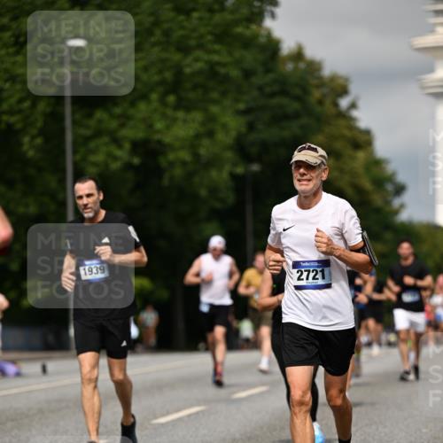 29.06.2025 - hella hamburg halbmarathon Dr. Thomas Lammeyer http://msf.ph/oto/8329034 29.06.2025 10:17:39 Kennedybrücke 1194, 1747, 1939, 2055, 2359, 2721, 2891, 2904, 2987, 4001, 4032, 4795, 5232, 5631, 6026, 6207, 7460, 7462, 7913, 8673, 9128, 9612, 9631, 9886, 10442, 10443 meine-sportfotos.de