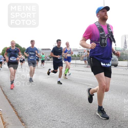 29.06.2025 - hella hamburg halbmarathon Lena Gebhardt http://msf.ph/oto/8329050 29.06.2025 10:37:50 Lombardsbrücke 7321, 9895, 9288, 159, 5875, 1337, 1475, 1578, 1799, 1901, 1985, 2199, 2486, 2640, 2786, 2853, 3230, 3246, 3633, 3880, 4921, 5139, 5171, 5186, 5522, 5713, 5790, 5875, 6199, 6243, 6362, 6697, 6821, 6955, 7085, 7118, 7124, 7244, 7321, 7350, 7544, 7629, 7696, 7777, 8843, 8985, 9247, 9288, 9524, 9895, 10159, 10506, 10836, 11087, 11543, 12123, 12254, 12472, 12824, 16680, 17798 meine-sportfotos.de