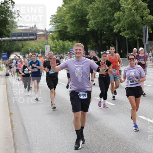 29.06.2025 - hella hamburg halbmarathon Jannik Wohlers http://msf.ph/oto/8329101 29.06.2025 10:40:07 Lombardsbrücke 2042, 2206, 2762, 2763, 3293, 3295, 3810, 4411, 4612, 4906, 5059, 5702, 5975, 6076, 6229, 6278, 6280, 6363, 6463, 7956, 8307, 8378, 8391, 8739, 9000, 9468, 10166, 10920, 11176, 11513, 11514, 11970, 11973, 12364, 12981, 13030, 13145, 13466, 14341, 14851, 15154, 15549, 15905, 15927, 15933, 16085, 16955, 17318, 17959, 18101, 18110, 18213, 18353, 18490, 18771, 18946, 19168 meine-sportfotos.de