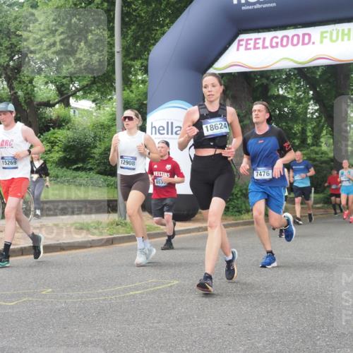 29.06.2025 - hella hamburg halbmarathon KatJ http://msf.ph/oto/8329145 29.06.2025 10:46:52 Zwischen KM18-KM19 7476, 8481, 8531 meine-sportfotos.de
