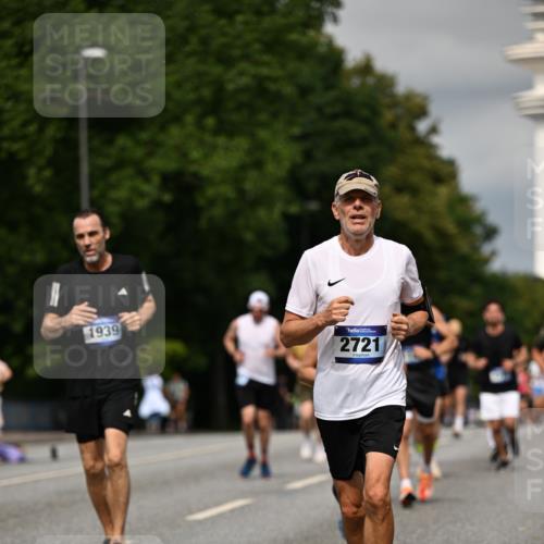 29.06.2025 - hella hamburg halbmarathon Dr. Thomas Lammeyer http://msf.ph/oto/8329160 29.06.2025 10:17:39 Kennedybrücke 1194, 1747, 1939, 2055, 2359, 2721, 2891, 2904, 2987, 4001, 4032, 4795, 5232, 5631, 6026, 6207, 7460, 7462, 7913, 8673, 9128, 9612, 9631, 9886, 10442, 10443 meine-sportfotos.de