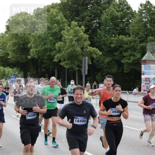 29.06.2025 - hella hamburg halbmarathon Jannik Wohlers http://msf.ph/oto/8329360 29.06.2025 10:40:09 Lombardsbrücke 2042, 2173, 2206, 2762, 2763, 3293, 3810, 4044, 4411, 4612, 4906, 5059, 5702, 5975, 6076, 6163, 6229, 6278, 6280, 6363, 7956, 8307, 8378, 8391, 8739, 9000, 9468, 10166, 10920, 11176, 11513, 11514, 11973, 12981, 13030, 13145, 13466, 14341, 14851, 15154, 15905, 15933, 16085, 16955, 17959, 18101, 18110, 18213, 18353, 18490, 18771, 18946, 19168 meine-sportfotos.de