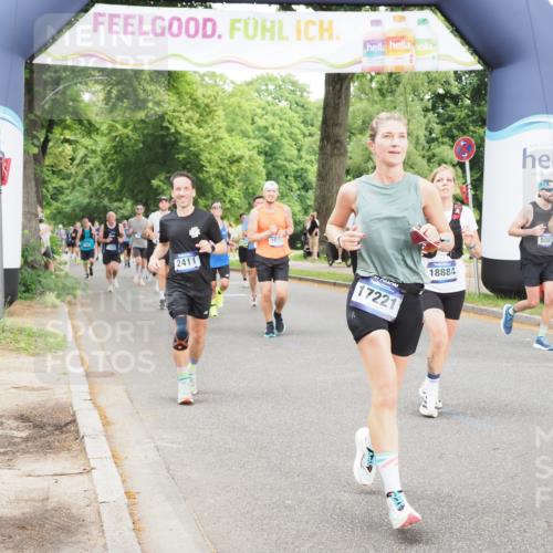 29.06.2025 - hella hamburg halbmarathon MichiJ http://msf.ph/oto/8329452 29.06.2025 10:38:00 Zwischen KM18-KM19 1119, 1817, 2411, 4346, 5087, 5336, 6125, 10691, 12016, 12545, 13051, 13758, 16285, 16666, 16732, 16800, 17221, 18884, 18960, 18982, 19007 meine-sportfotos.de