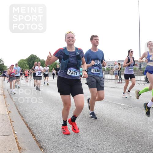 29.06.2025 - hella hamburg halbmarathon Lena Gebhardt http://msf.ph/oto/8329486 29.06.2025 10:37:51 Lombardsbrücke 11882, 7321, 9288, 12254, 1015, 1394, 1475, 1578, 1799, 1901, 1985, 2199, 2640, 2786, 2853, 3230, 3246, 3633, 3880, 4414, 4921, 5139, 5171, 5186, 5522, 5713, 5790, 5875, 6199, 6243, 6362, 6697, 6821, 6955, 7085, 7118, 7124, 7244, 7321, 7350, 7544, 7629, 7696, 7777, 8843, 8985, 9247, 9288, 9524, 9895, 10159, 10506, 10836, 11087, 11543, 12123, 12254, 12472, 12824, 16680, 17798 meine-sportfotos.de