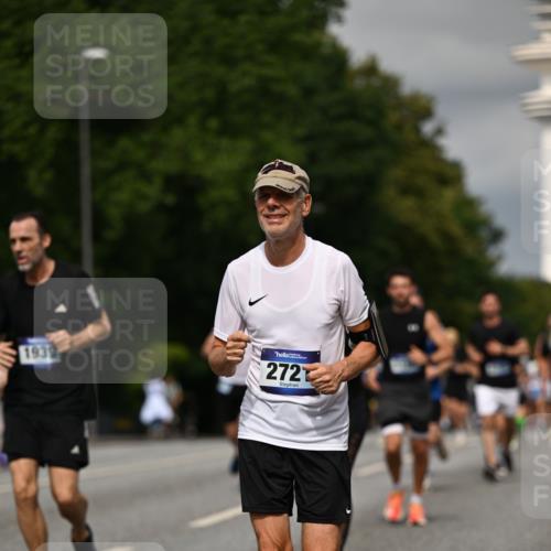 29.06.2025 - hella hamburg halbmarathon Dr. Thomas Lammeyer http://msf.ph/oto/8329499 29.06.2025 10:17:40 Kennedybrücke 1194, 1747, 1939, 2055, 2359, 2721, 2891, 2904, 2987, 4001, 4032, 4795, 4962, 5232, 5631, 6207, 7460, 7462, 7913, 8673, 9612, 9631, 9886, 10442, 10443 meine-sportfotos.de